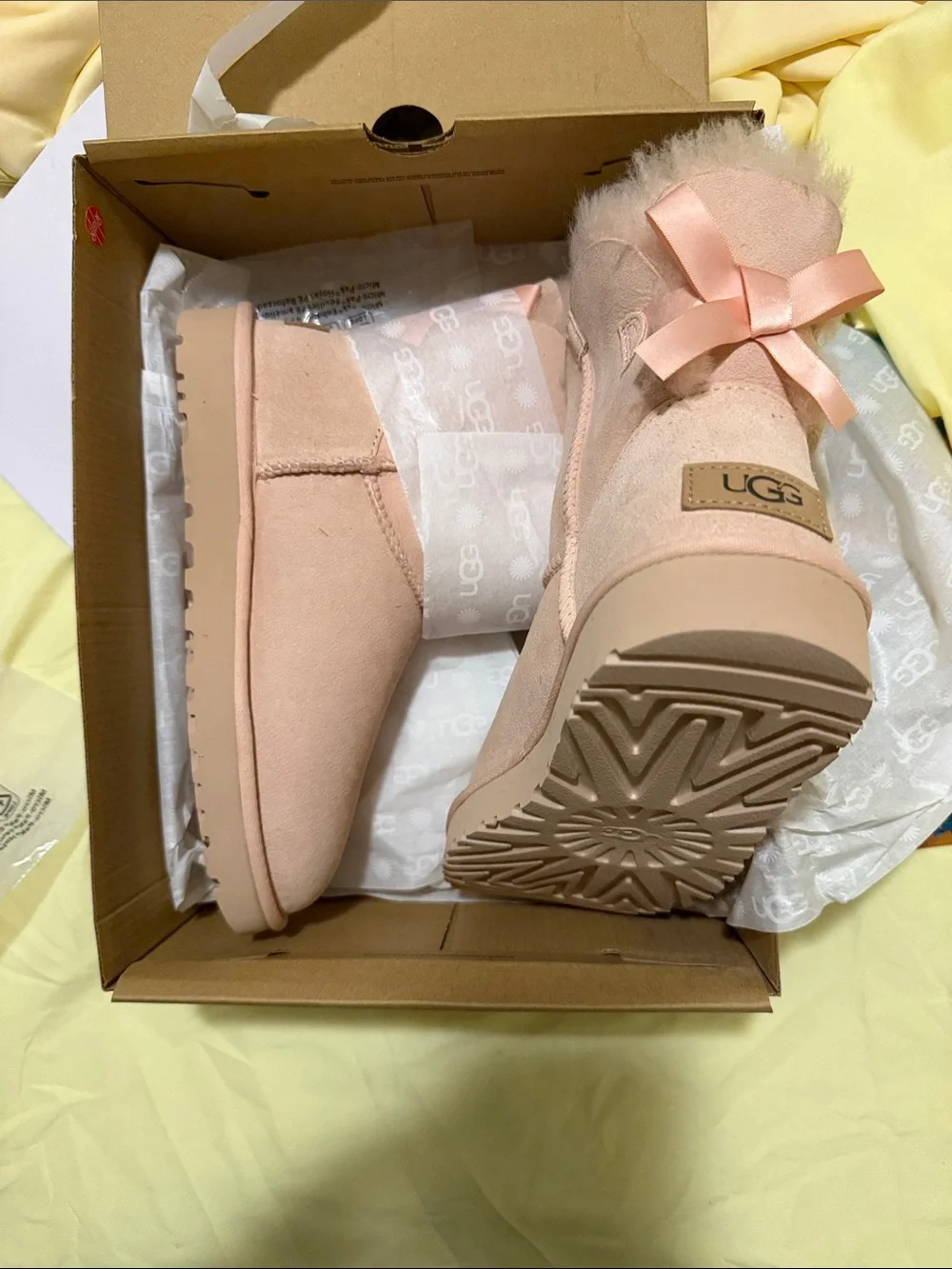 UGG Women's Short Bow Ankle Boots in Blush Pink